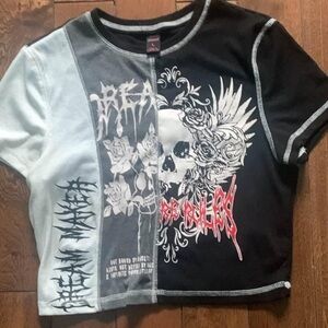 Woman’s skull crop top !